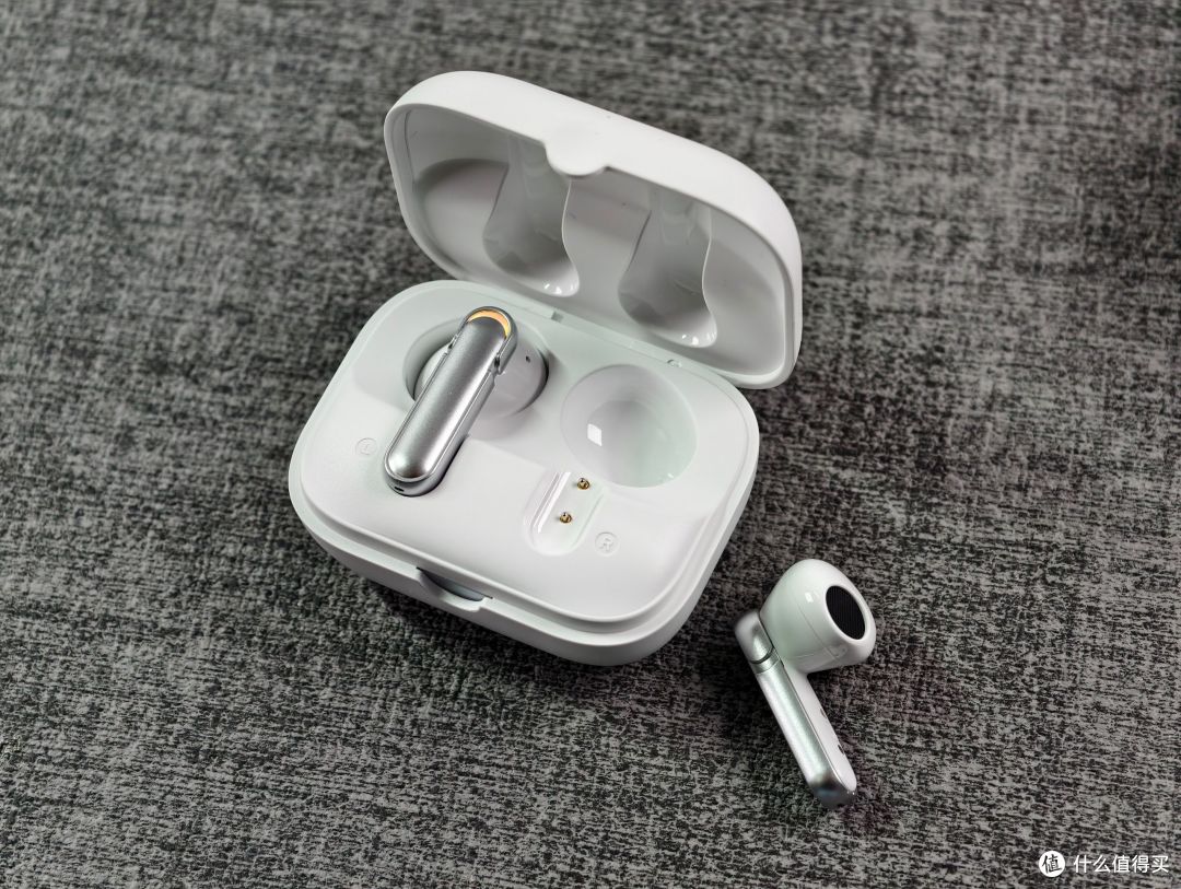 半入耳式+主动降噪,谁说降噪是入耳式专属?——魅蓝E3弦月耳机
