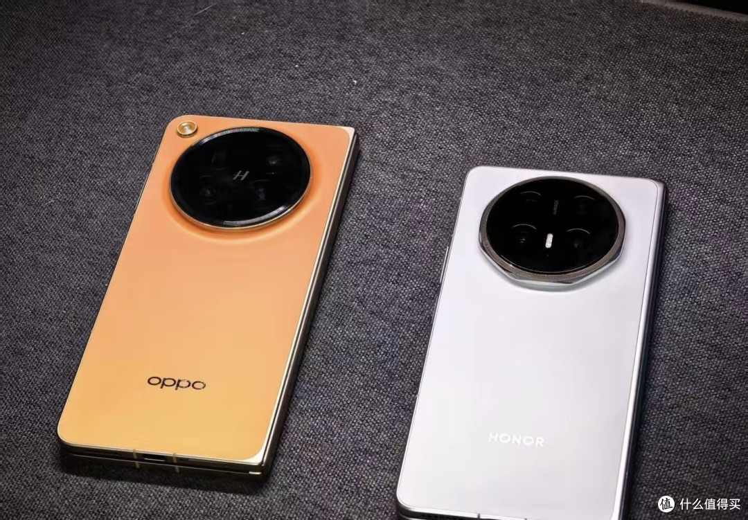 预算一万,买Find N6还是Magic V6?看完“底裤”对比,不再纠结