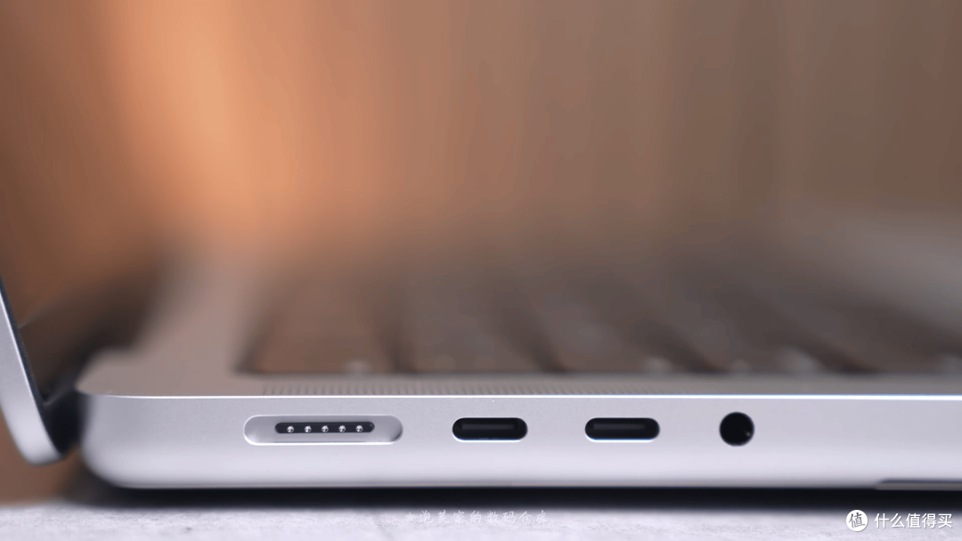 性能超越5080桌面端 M5 Max的MacBook Pro体验 4万多就能拥有