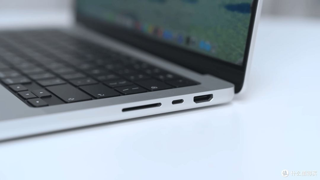 性能超越5080桌面端 M5 Max的MacBook Pro体验 4万多就能拥有