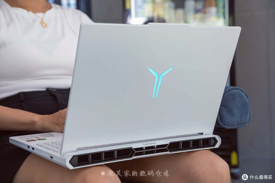 性能超越5080桌面端 M5 Max的MacBook Pro体验 4万多就能拥有