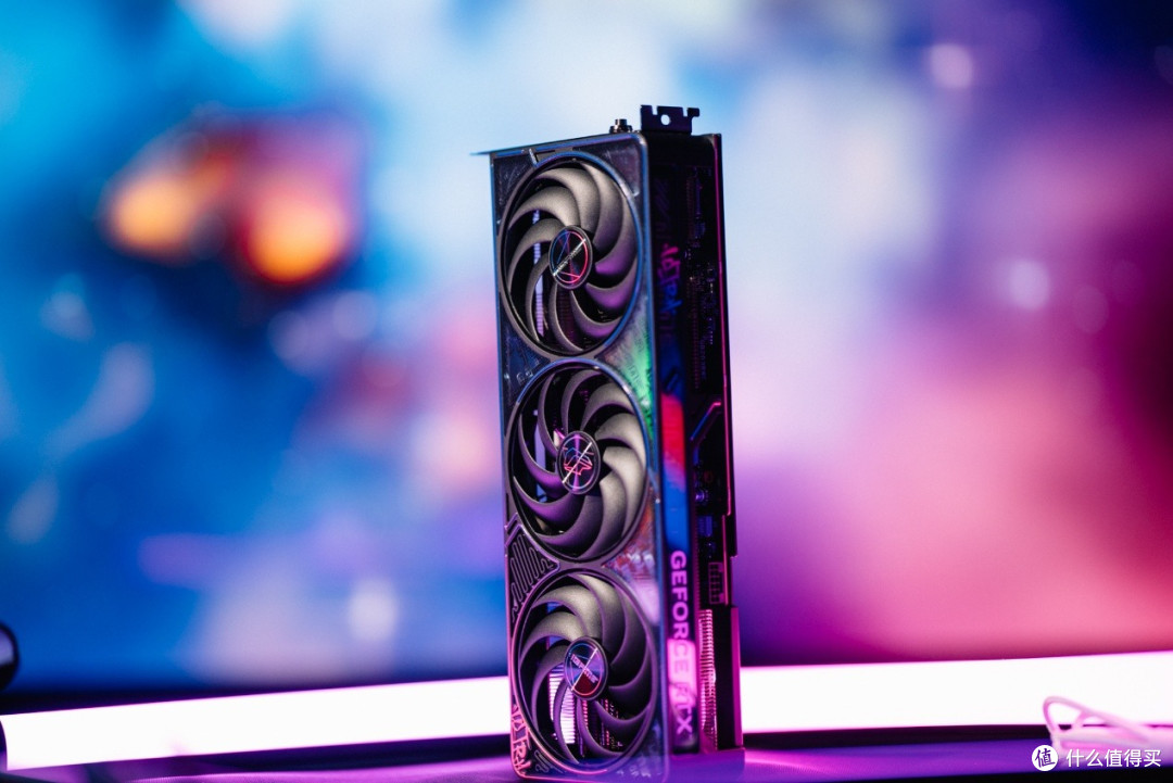 iGame GeForce RTX 5070 Ti Ultra OC SFF评测:暗色系新花样
