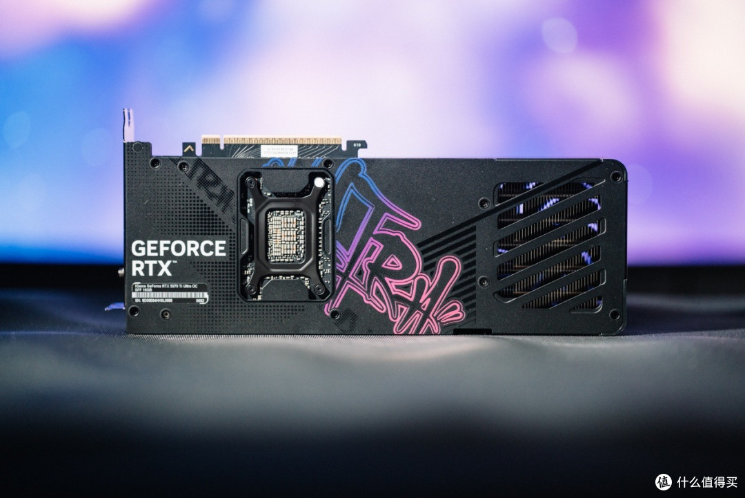 iGame GeForce RTX 5070 Ti Ultra OC SFF评测:暗色系新花样