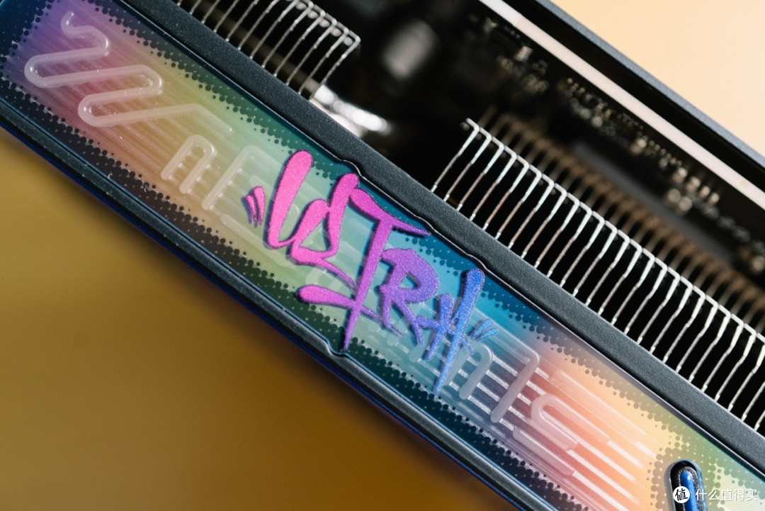 iGame GeForce RTX 5070 Ti Ultra OC SFF评测:暗色系新花样