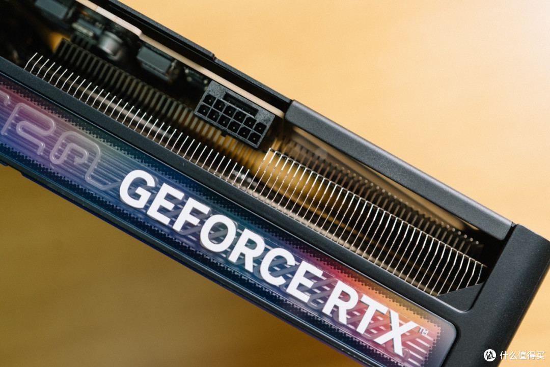 iGame GeForce RTX 5070 Ti Ultra OC SFF评测:暗色系新花样