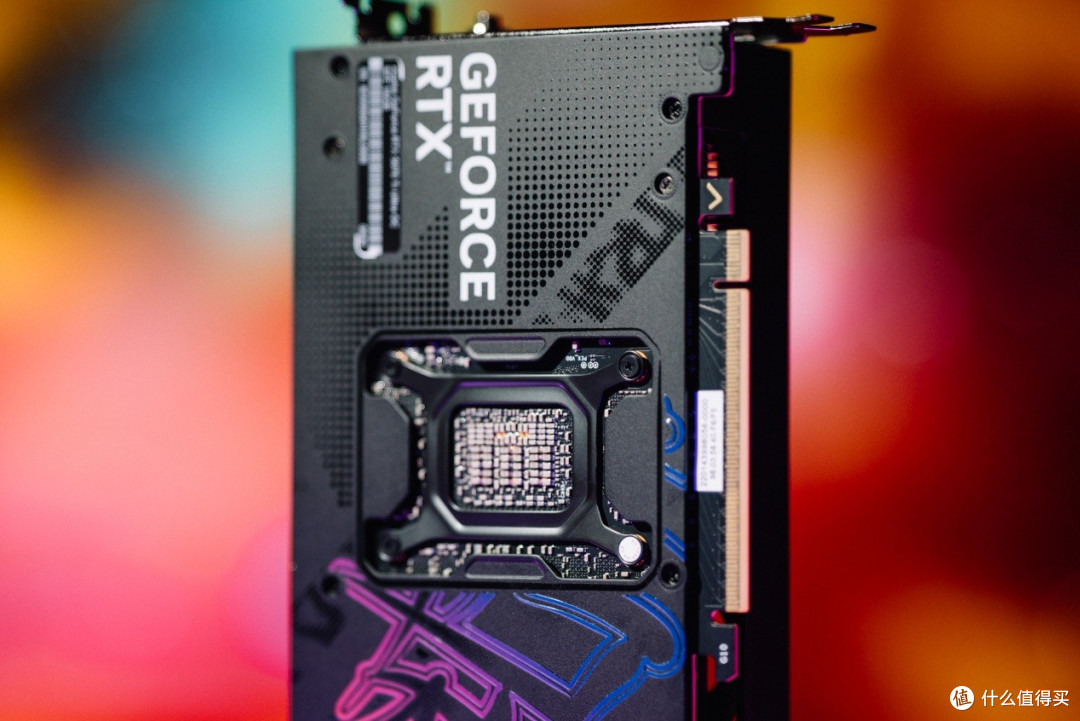 iGame GeForce RTX 5070 Ti Ultra OC SFF评测:暗色系新花样