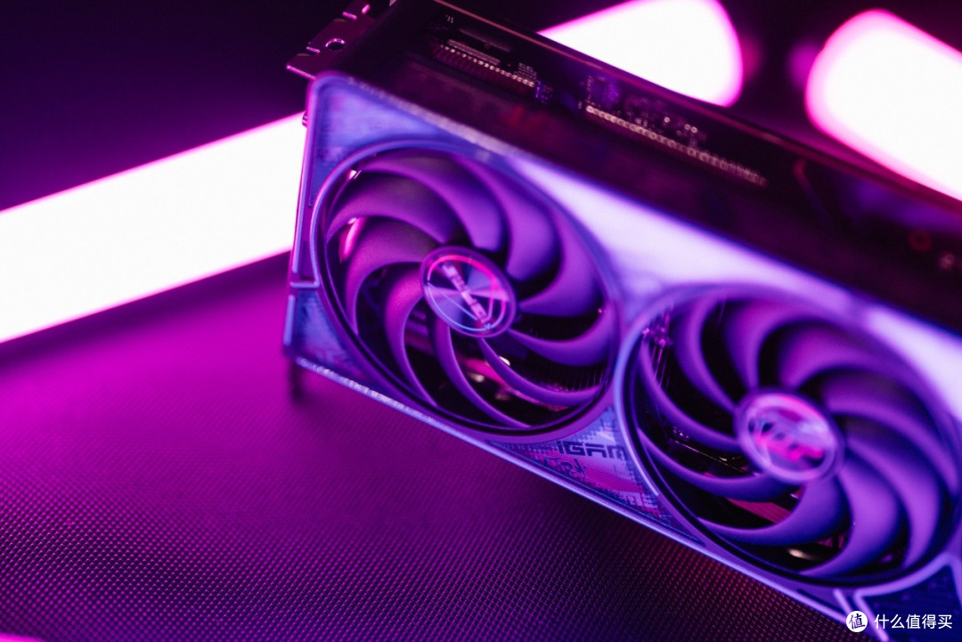 iGame GeForce RTX 5070 Ti Ultra OC SFF评测:暗色系新花样