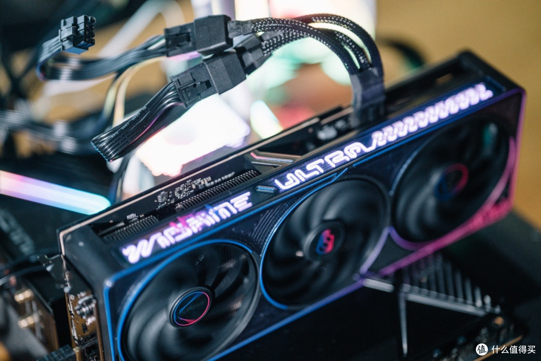 iGame GeForce RTX 5070 Ti Ultra OC SFF评测:暗色系新花样