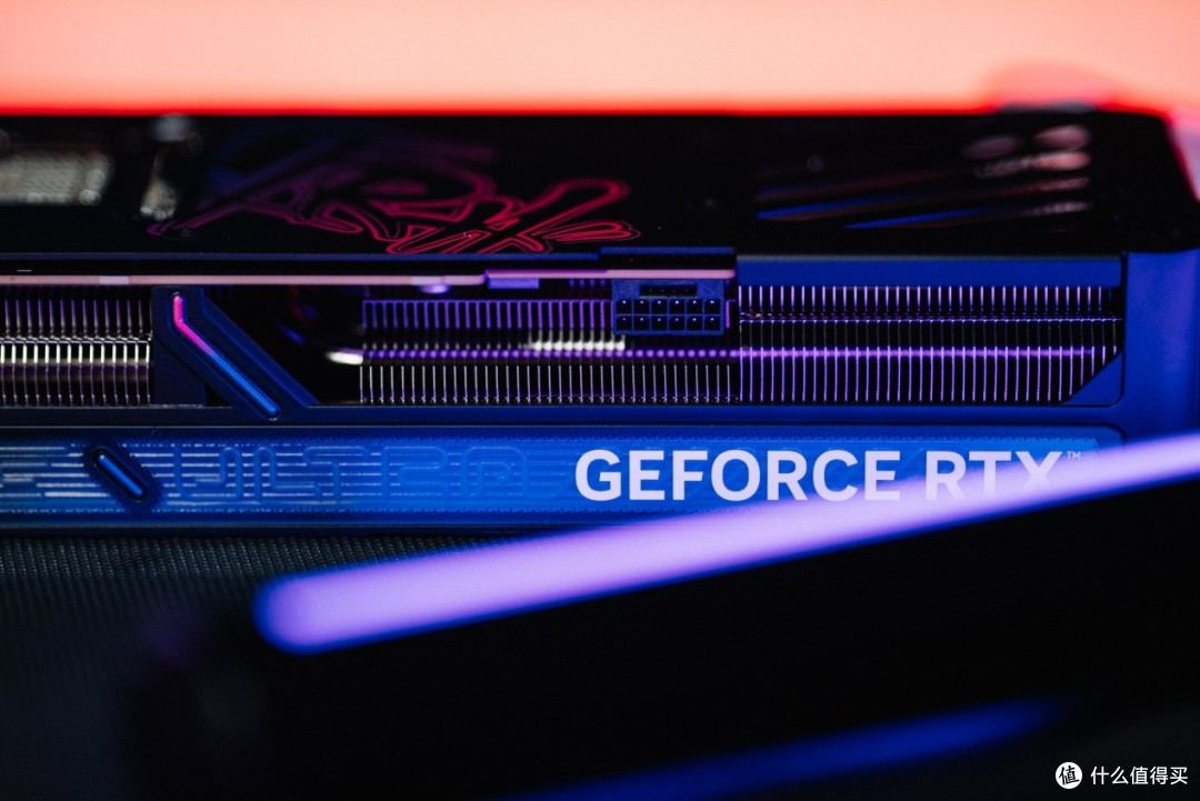 iGame GeForce RTX 5070 Ti Ultra OC SFF评测:暗色系新花样