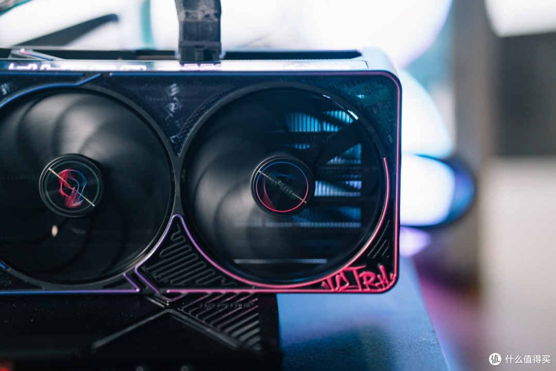 iGame GeForce RTX 5070 Ti Ultra OC SFF评测:暗色系新花样