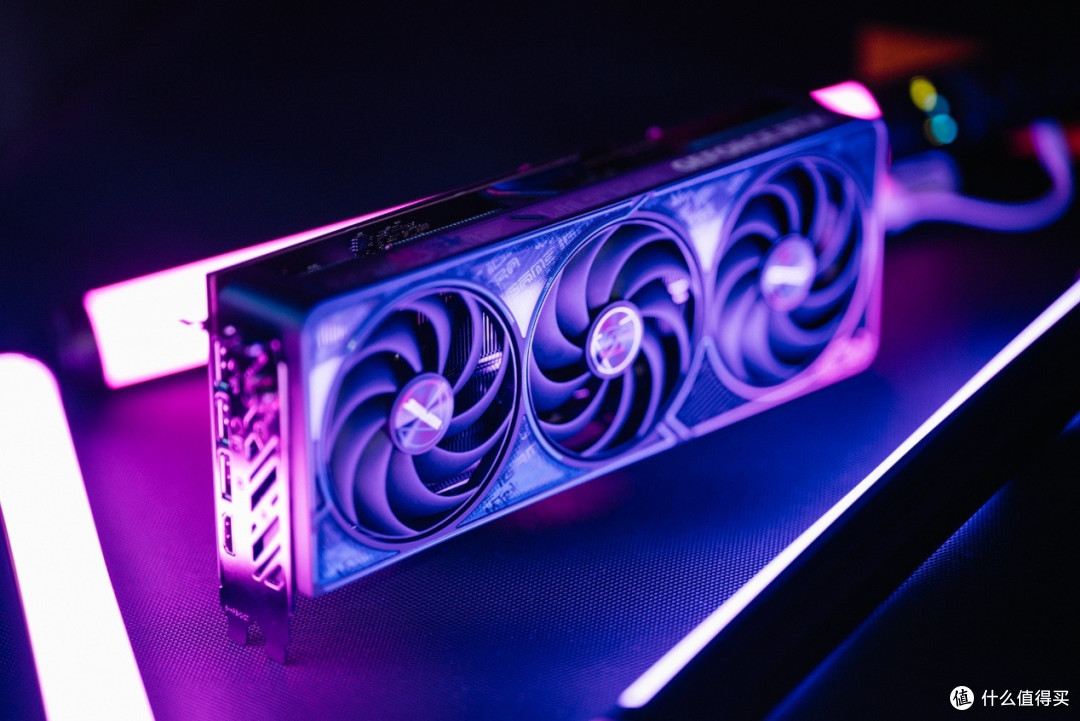 iGame GeForce RTX 5070 Ti Ultra OC SFF评测:暗色系新花样