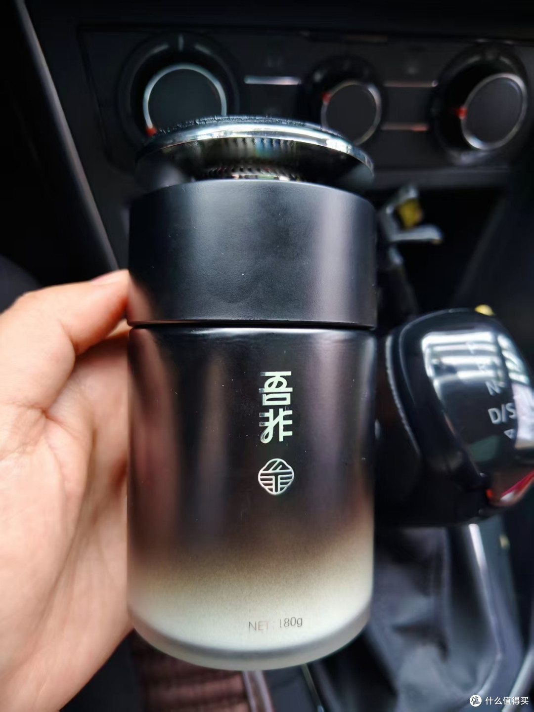 吾非太阳能车载净化器礼盒体验|主动除醛+净化,一站式解决
