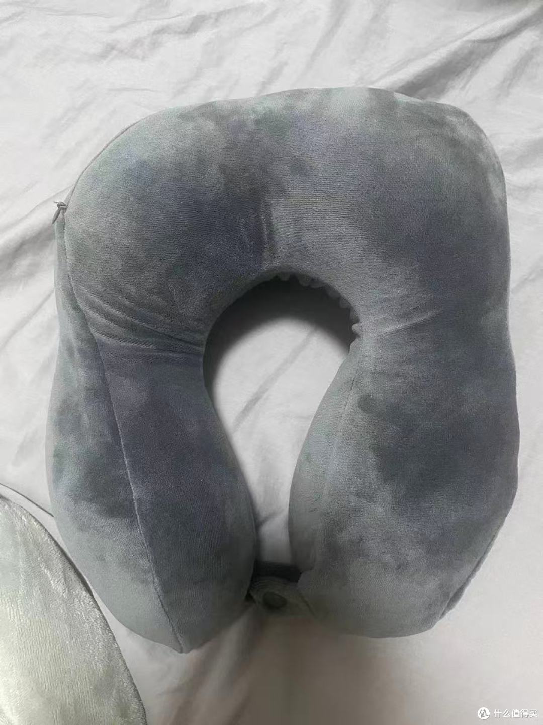 网易严选乳胶 U 型枕，一枕承包所有舒服时刻✨