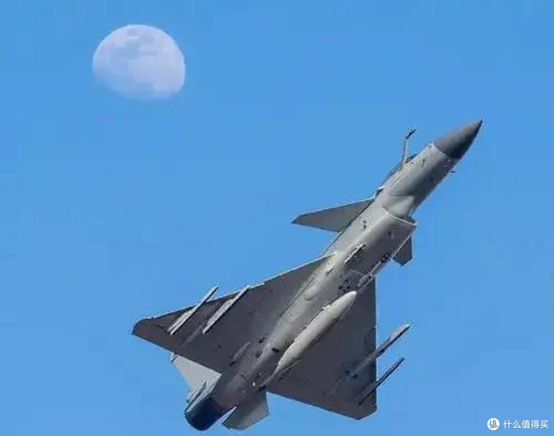 紧急狙击,我国特级飞行员驾机飞赴万米高空击落“超限空飘物”