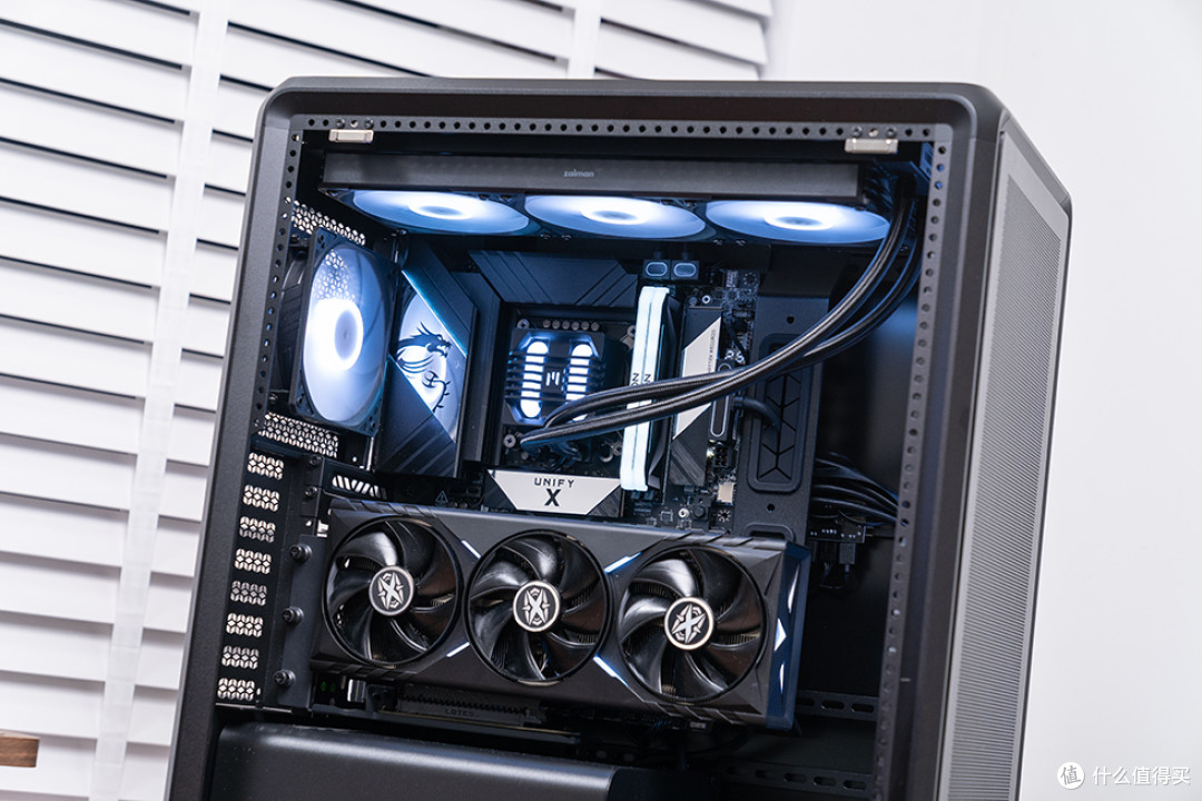 紧凑中塔新范式,酷冷 MasterFrame 500 Mesh 装机展示