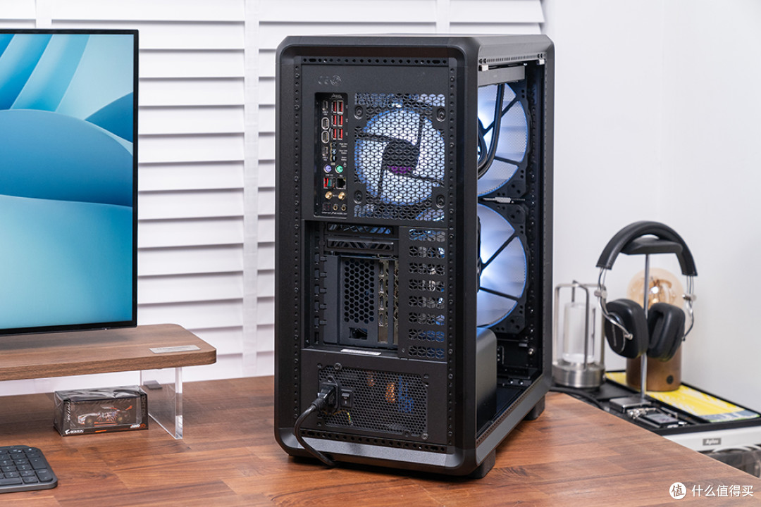 紧凑中塔新范式,酷冷 MasterFrame 500 Mesh 装机展示