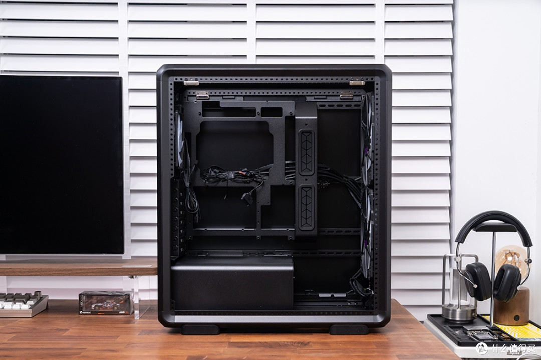紧凑中塔新范式,酷冷 MasterFrame 500 Mesh 装机展示