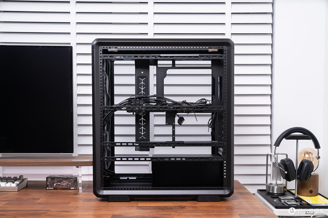紧凑中塔新范式,酷冷 MasterFrame 500 Mesh 装机展示