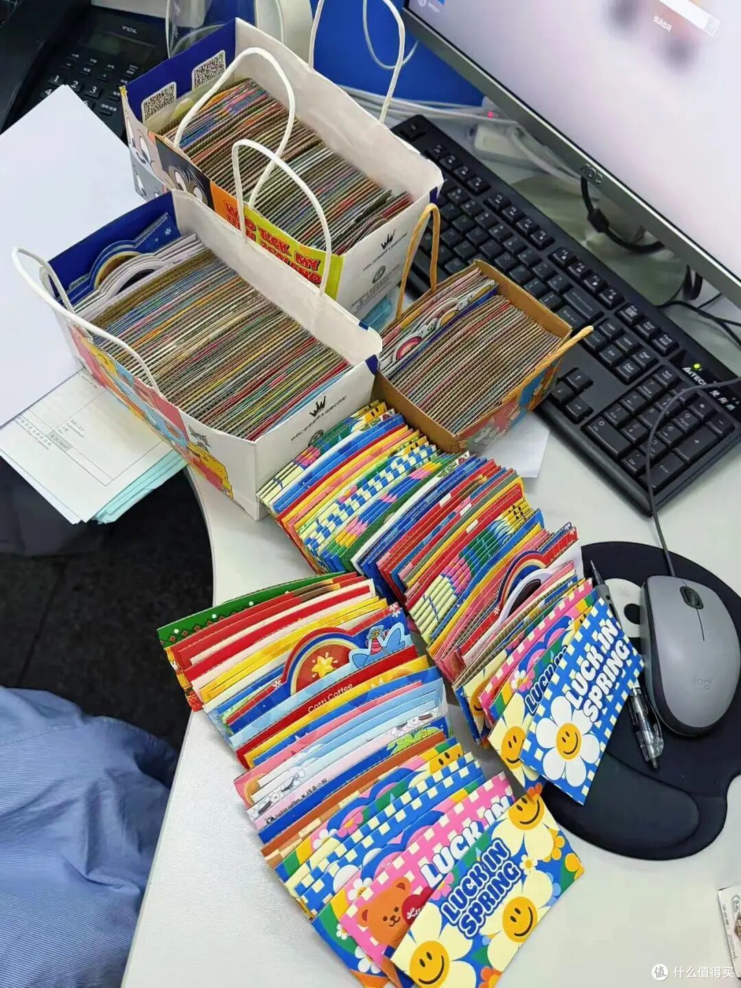 住了一年才发现:“装饰画”最不值得花钱,自己动手反而更高级!