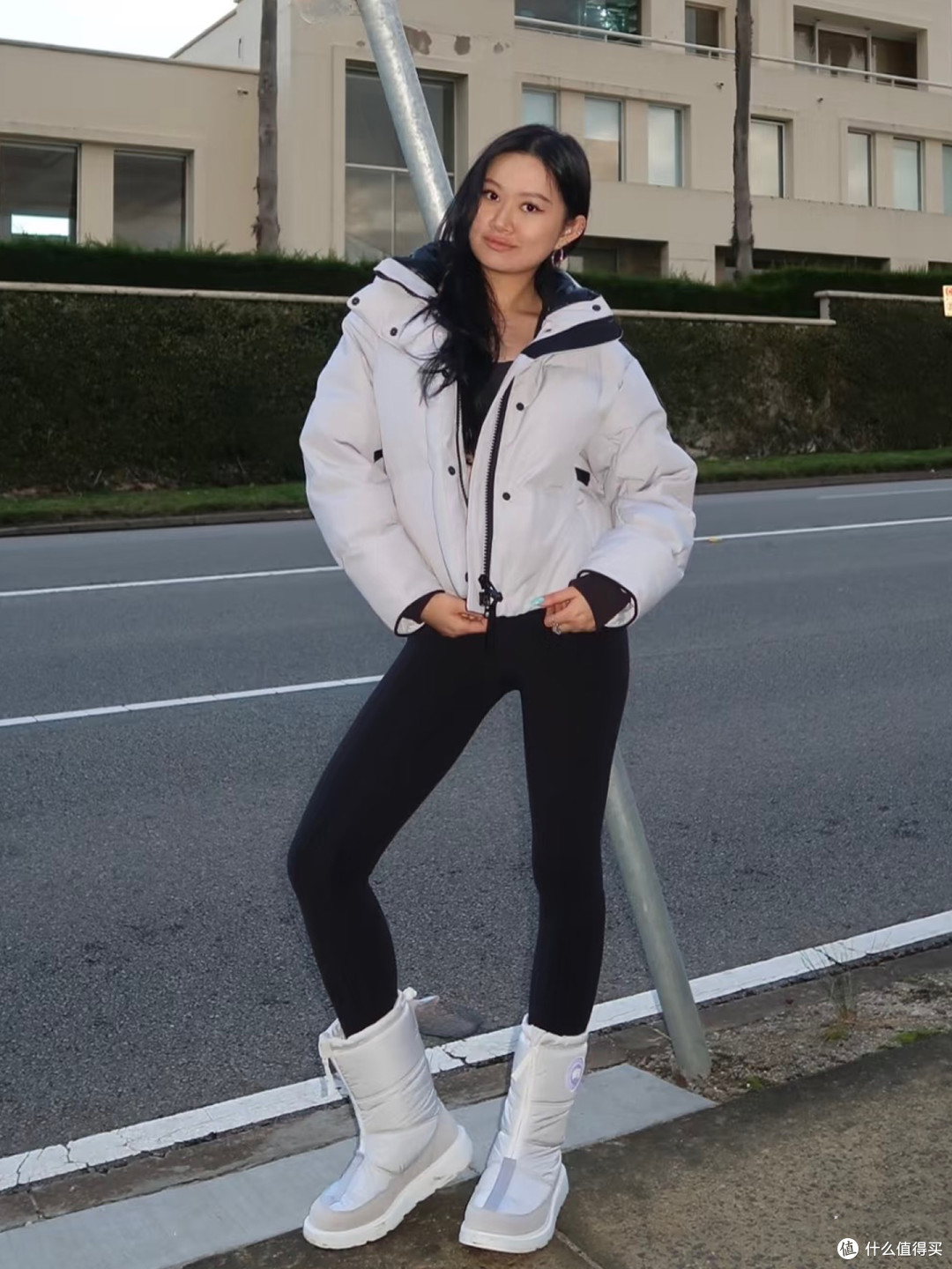如今很多人在穿:“大鹅羽绒服+lululemon瑜伽裤”,洋气又舒适