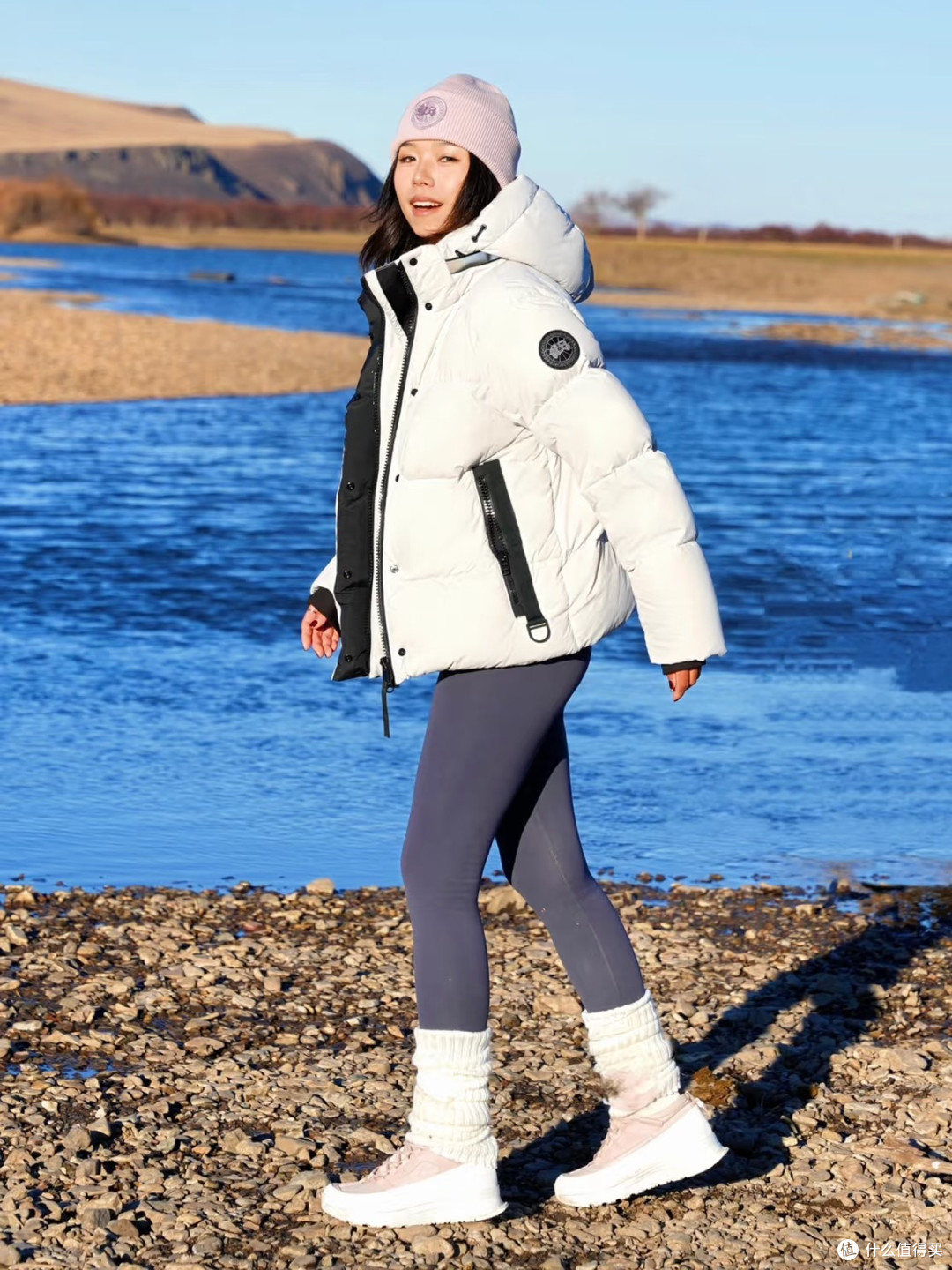 如今很多人在穿:“大鹅羽绒服+lululemon瑜伽裤”,洋气又舒适
