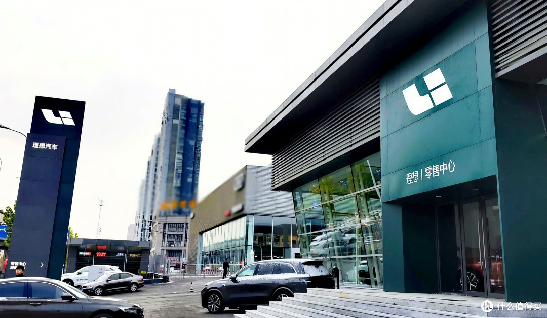 理想汽车:利润暴跌、关停门店、高管换血、大幅裁员,未来押注AI