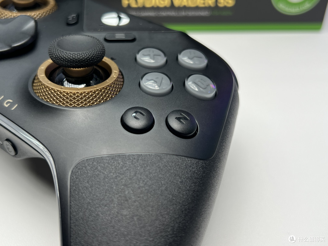 飞智的第一款Xbox授权手柄:黑武士5s,聊聊它和黑武士5Pro的区别