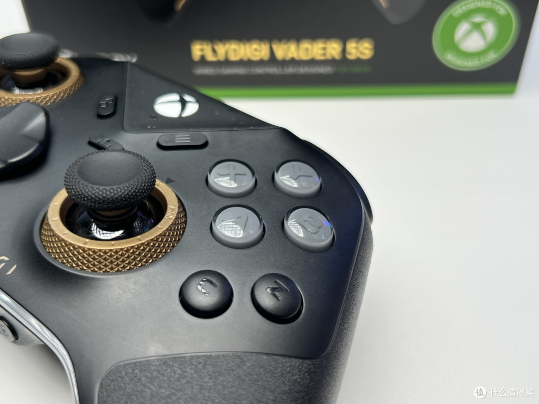 飞智的第一款Xbox授权手柄:黑武士5s,聊聊它和黑武士5Pro的区别