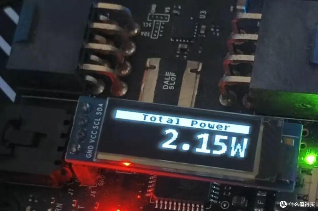 长江存储PC550固态硬盘测试,满载功耗不到6W,速度突破11800MB/s