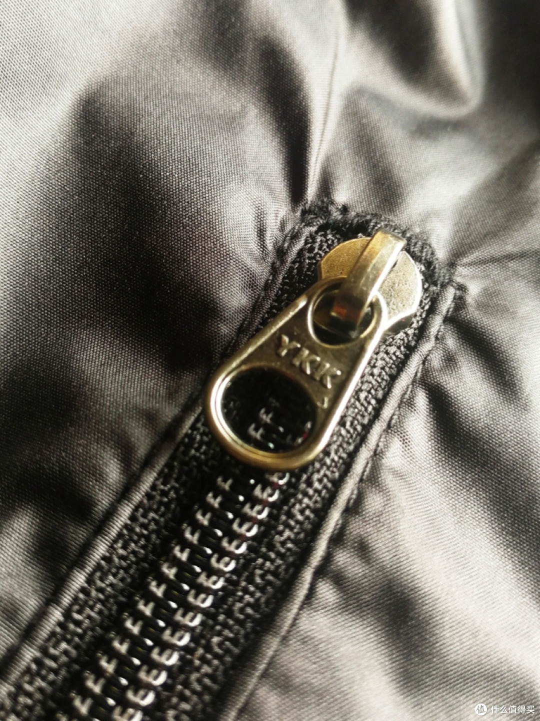 平价羽绒服VS贵价羽绒服,到底有啥区别?对比鸭鸭、波司登就懂了