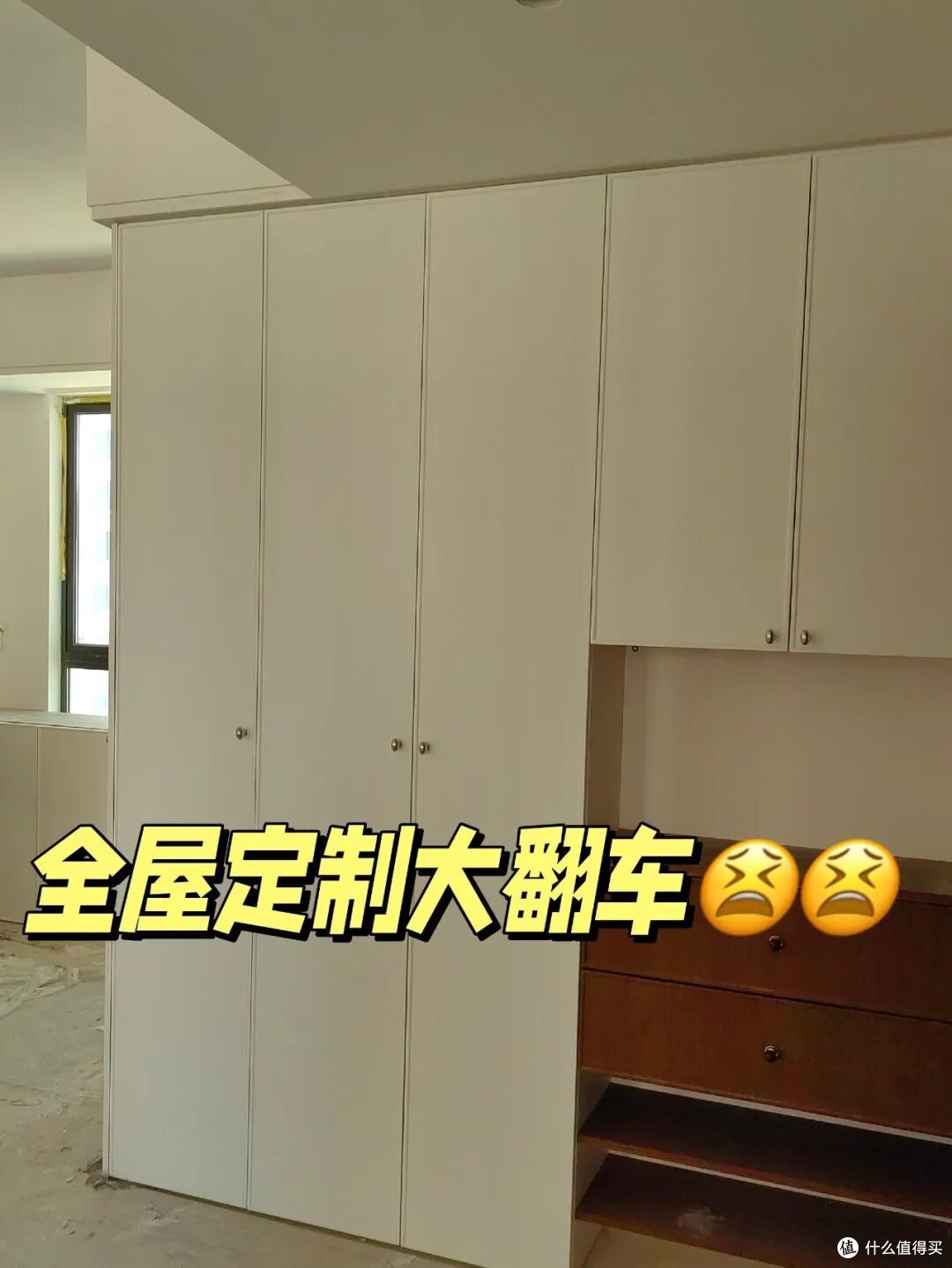 年轻人不做定制衣柜了?学网友的衣柜做法,只挂不叠,收纳力好强