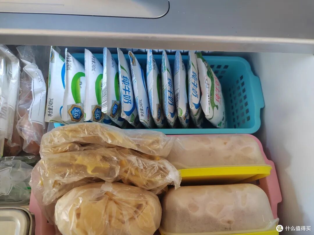 被年轻人“牛奶包装”用法惊到了！以为是垃圾，没想到用途这么广