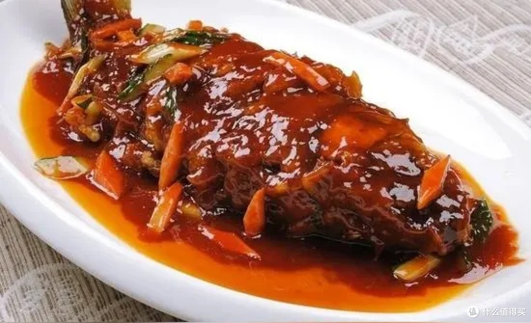 糖醋鲤鱼：鲁菜里的跃龙门，一口酸甜藏乾坤