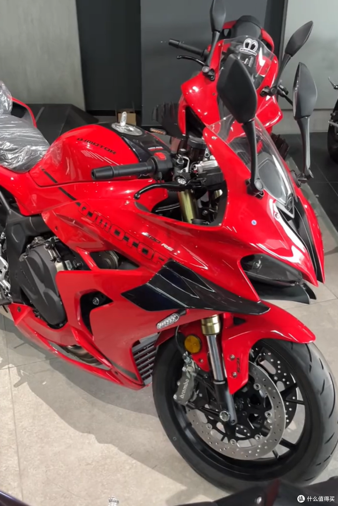 张雪820RR43800元起,钱江提前发难!赛800RS暴降7000元掀桌!