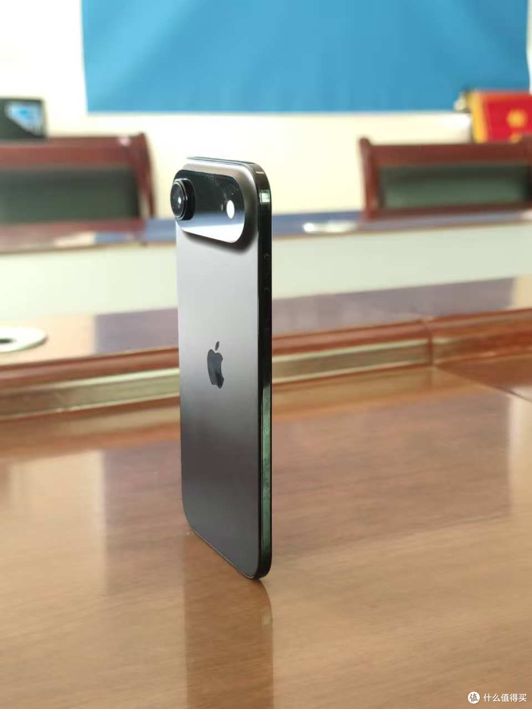 iPhoneAir立起来了！