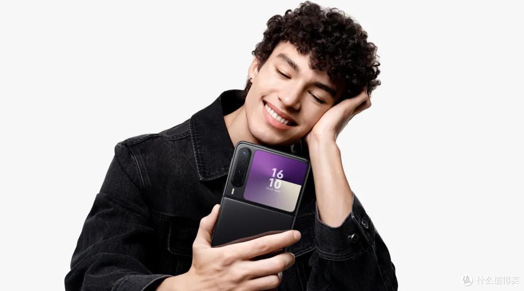 阔折叠元年复盘!华为Pura X如何重塑手机形态?是革命还是伪需求