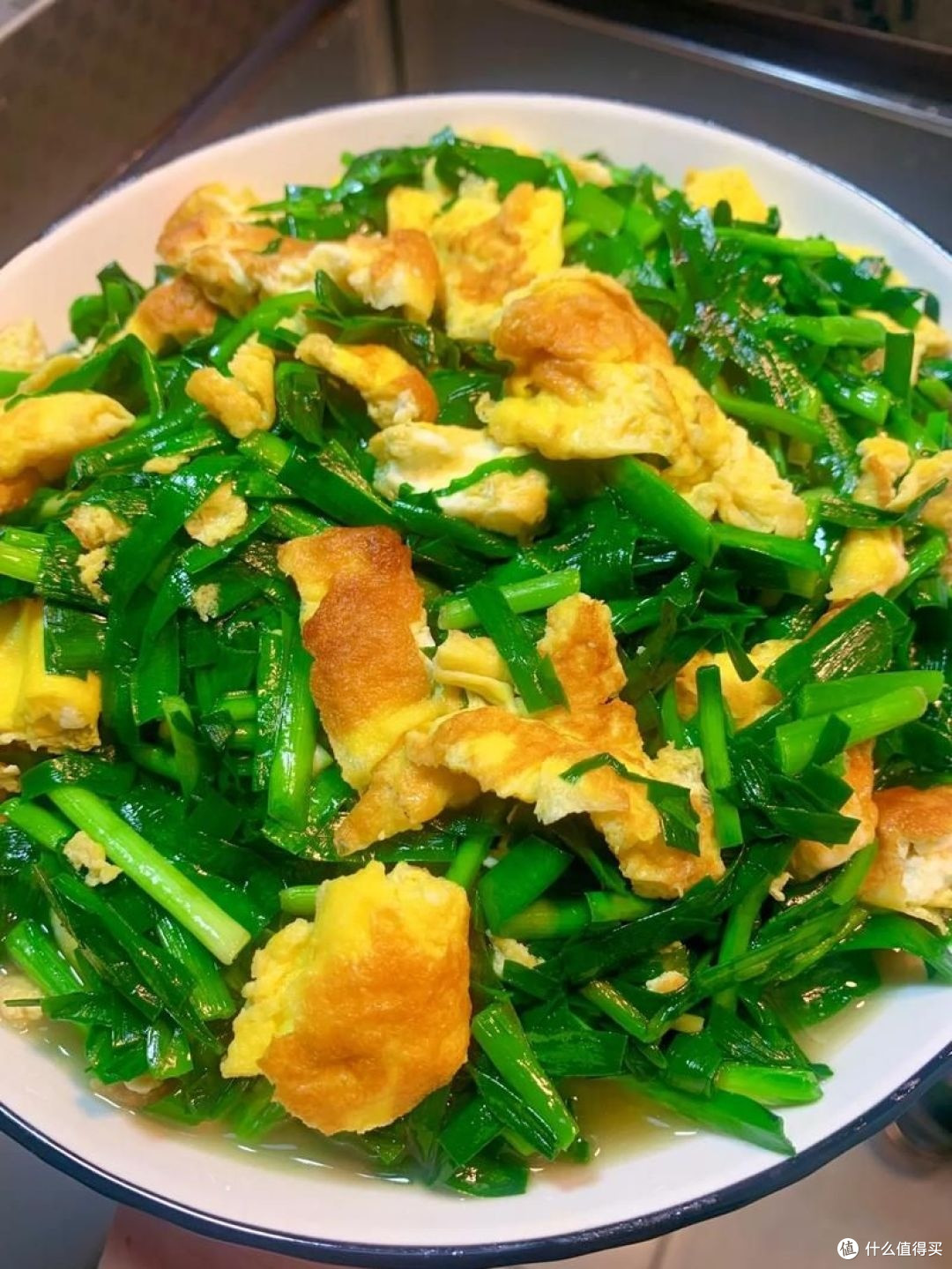 鲜嫩韭菜与鸡蛋的春日美味