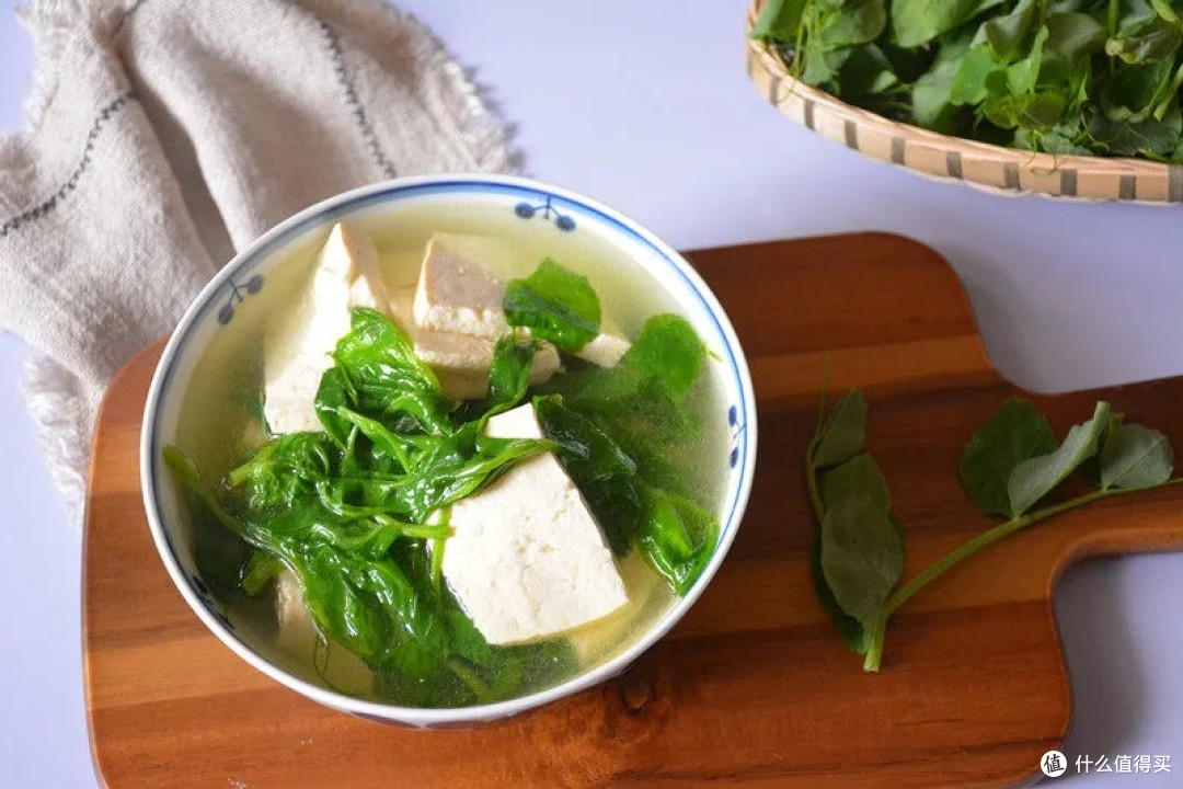 豌豆尖豆腐汤:春季养胃佳品