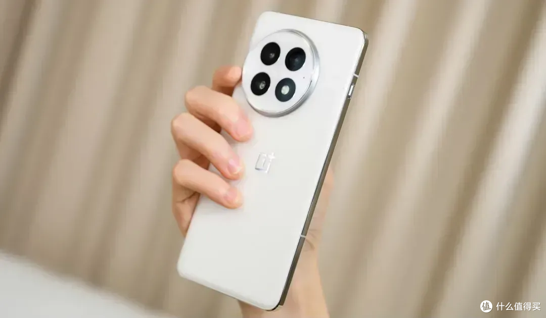 一加13终于扛不住了,2K直屏+骁龙8至尊版,16GB+512GB可以捡漏了
