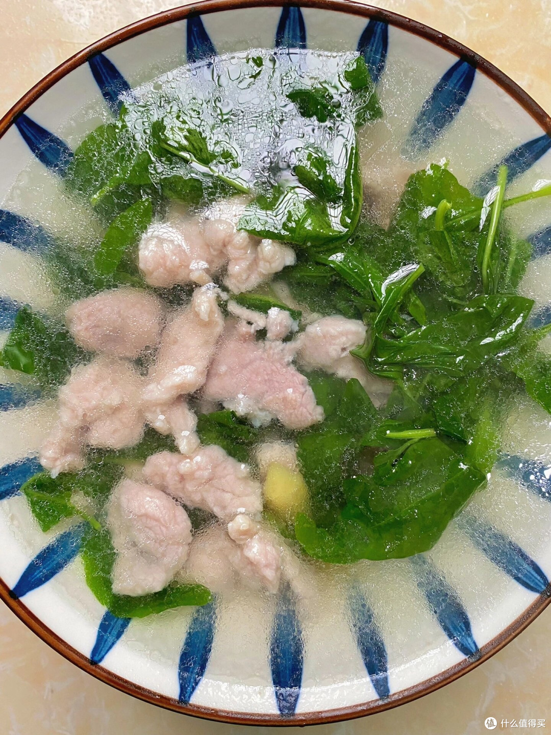 广东春日枸杞叶瘦肉汤