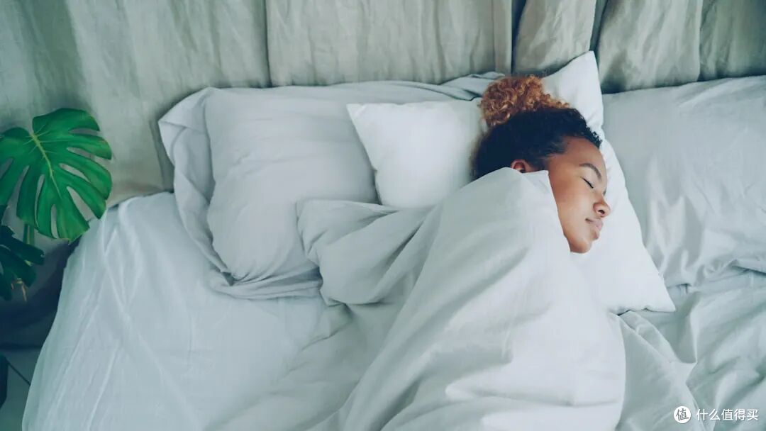 女子熬夜3个月突然对墙讲课:你的睡眠正在毁掉大脑