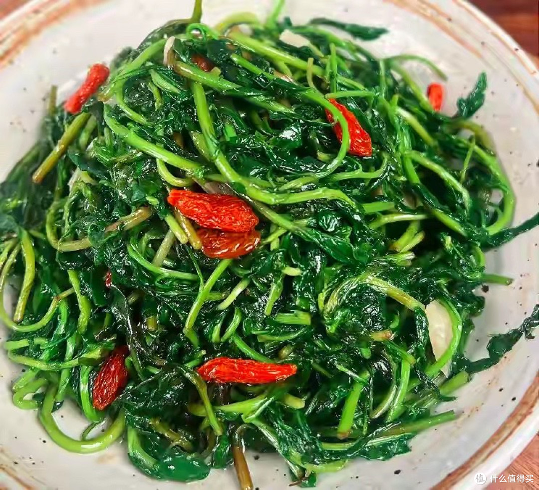 春天各种吃芽，一年之鲜，把绿色吃进肚子里