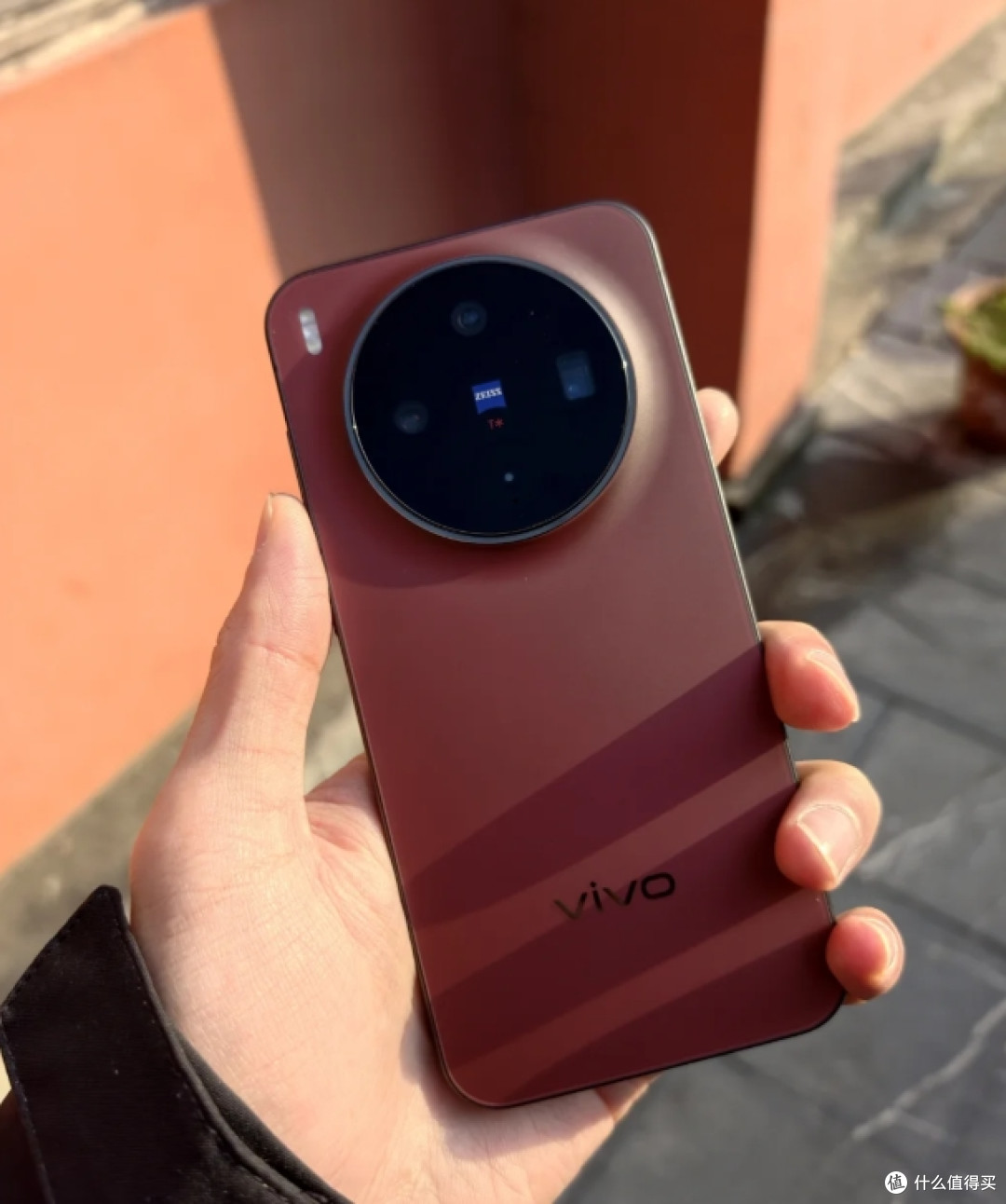华为Mate 80和vivo X300到底咋选?200差距,体验侧重点完全不同