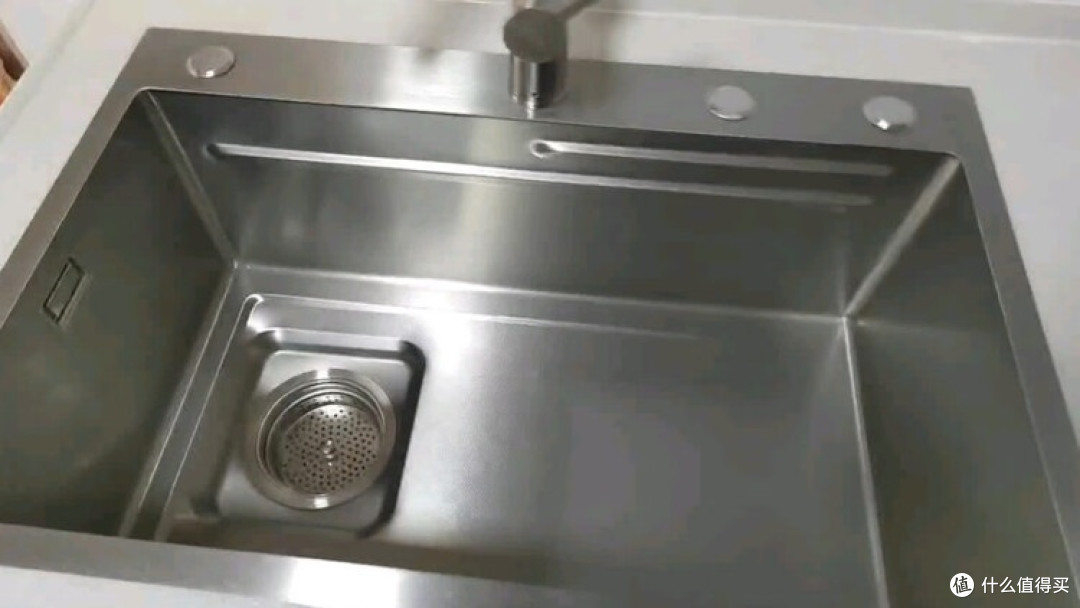 浪鲸阶梯式大单槽选购要点