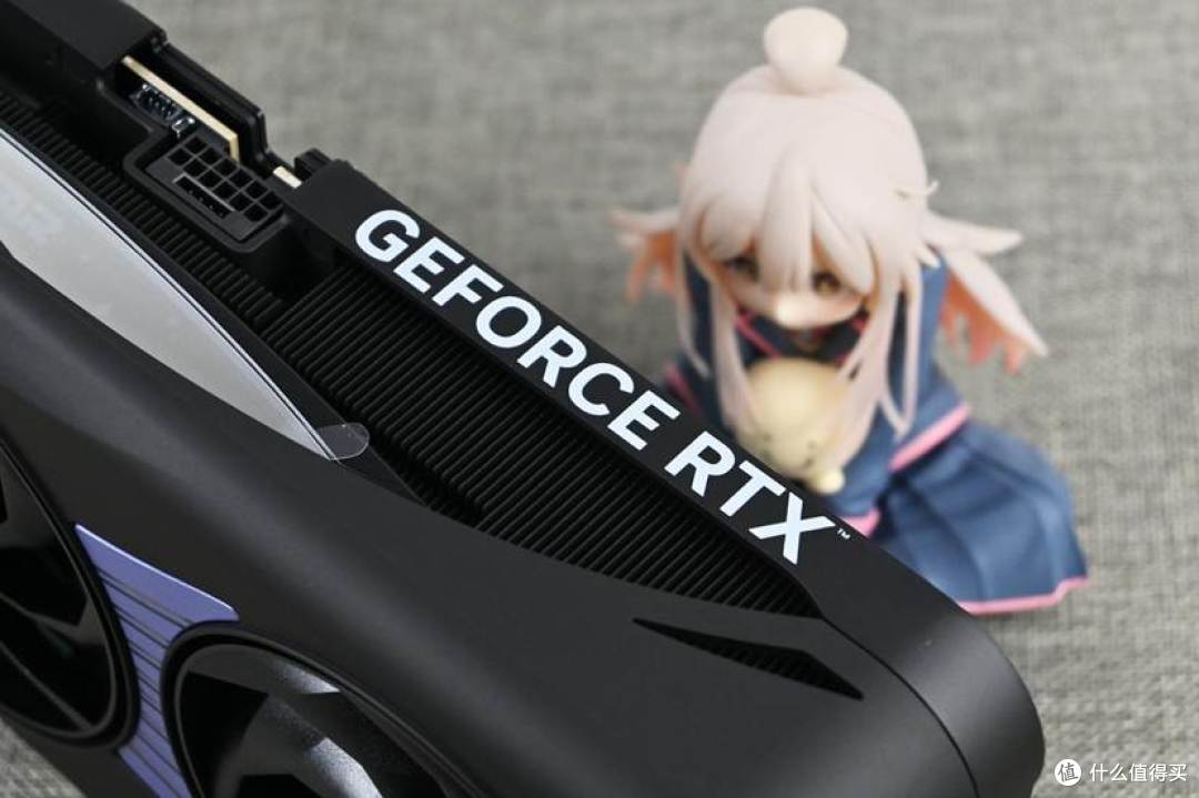 英伟达标志性GEFORCE RTX游戏显卡系列