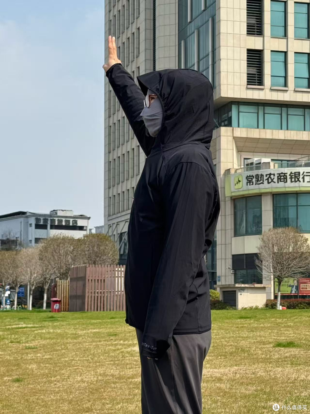 防晒衣实测:北归线原纱防晒衣全评测,透气防晒双在线,一文全懂
