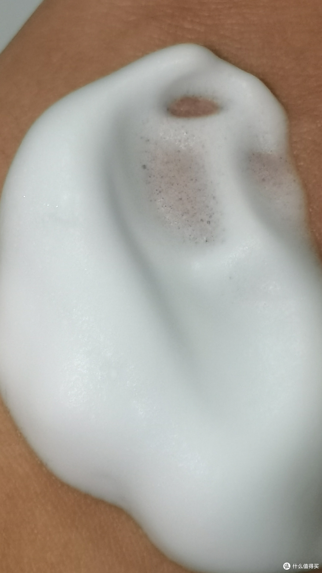 温和净澈，水润不紧绷，古方玉石敷脸，就在这罐佰草集保湿洁面泡