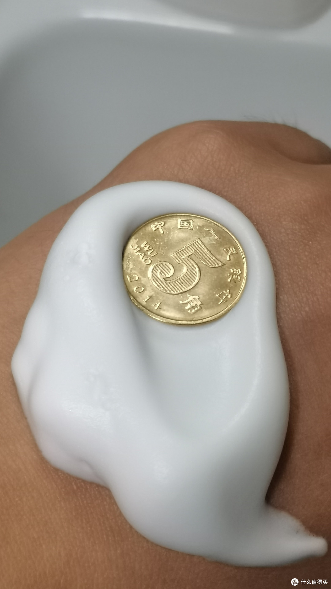 温和净澈，水润不紧绷，古方玉石敷脸，就在这罐佰草集保湿洁面泡