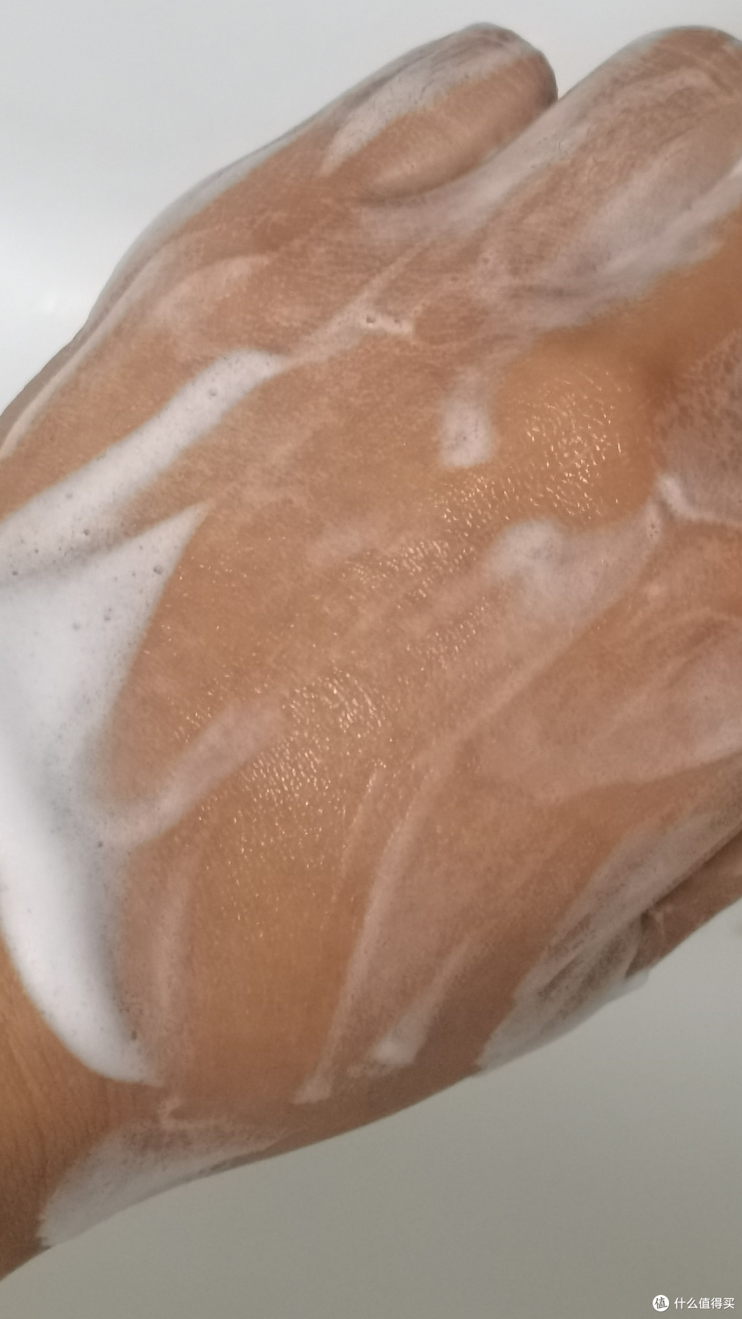 温和净澈，水润不紧绷，古方玉石敷脸，就在这罐佰草集保湿洁面泡