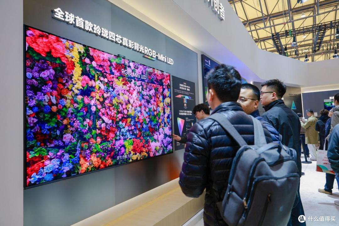 AWE斩获金奖!海信RGB-Mini LED超旗舰新品UX2026款为啥这么顶?